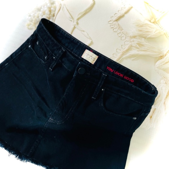 ALICE + OLIVIA28 / 6 / 8High Rise Pocket Raw Hem Denim Skirt Night Fever